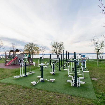 Marine Apartman By Bltn Siofok Bagian luar foto