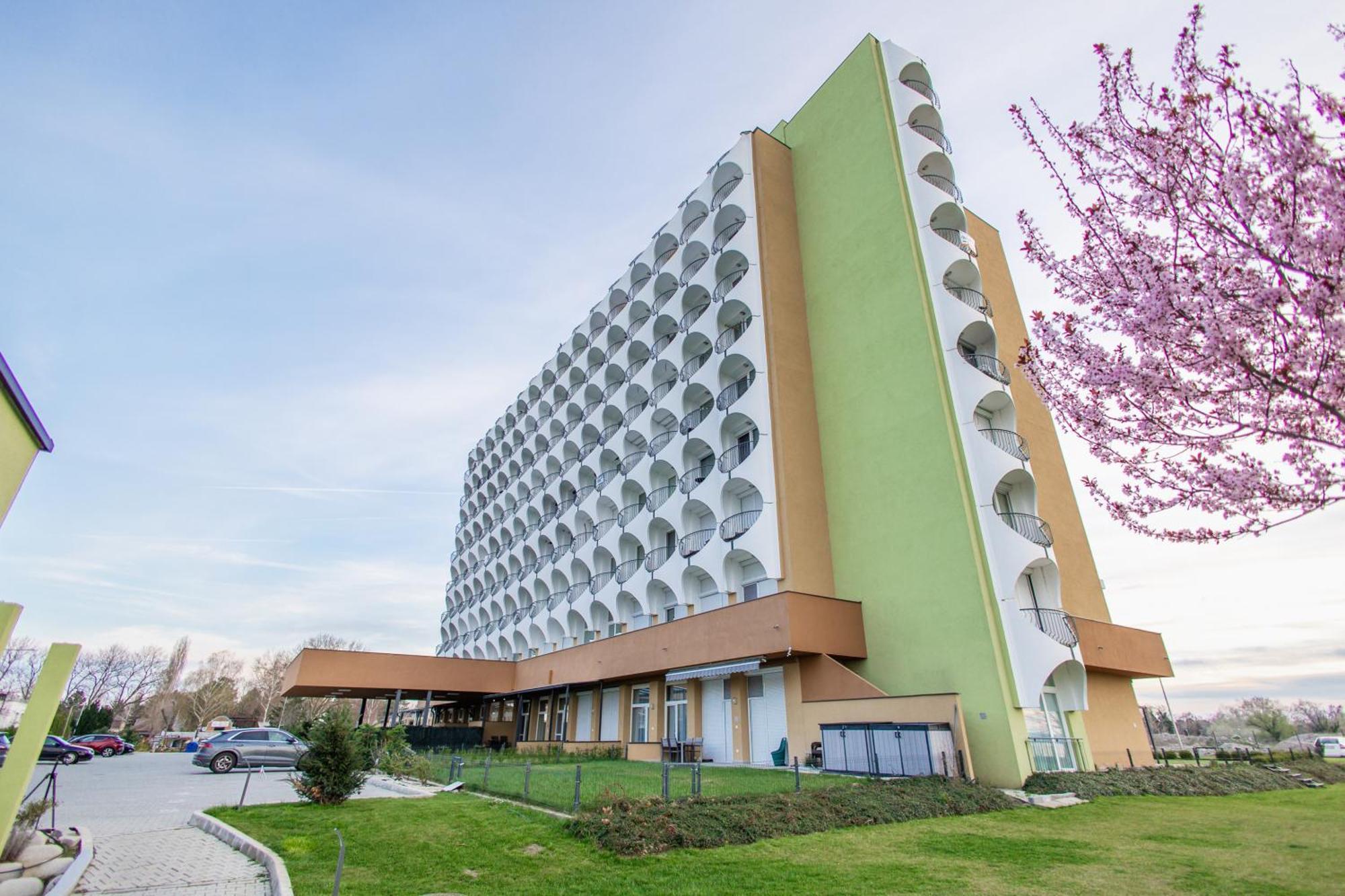 Marine Apartman By Bltn Siofok Bagian luar foto